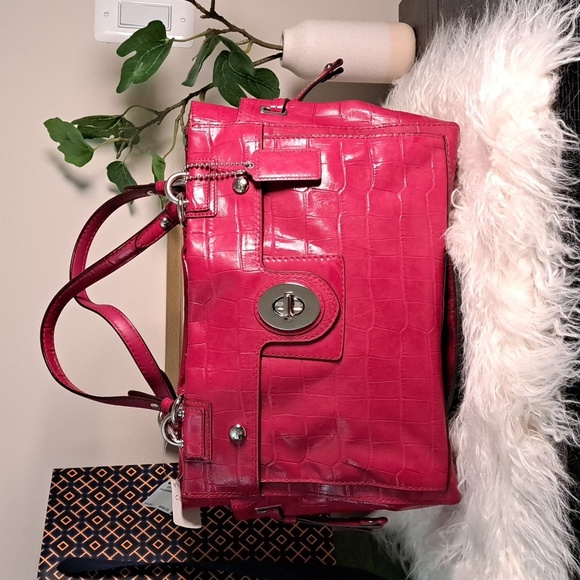 Coach NWTs Peyton Embossed Patent Leather Carryall Tote Bag - Picture 1 of 15